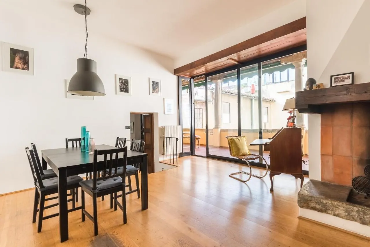Refined Flat With Private Loggia In San Frediano Apartment Florence Italy