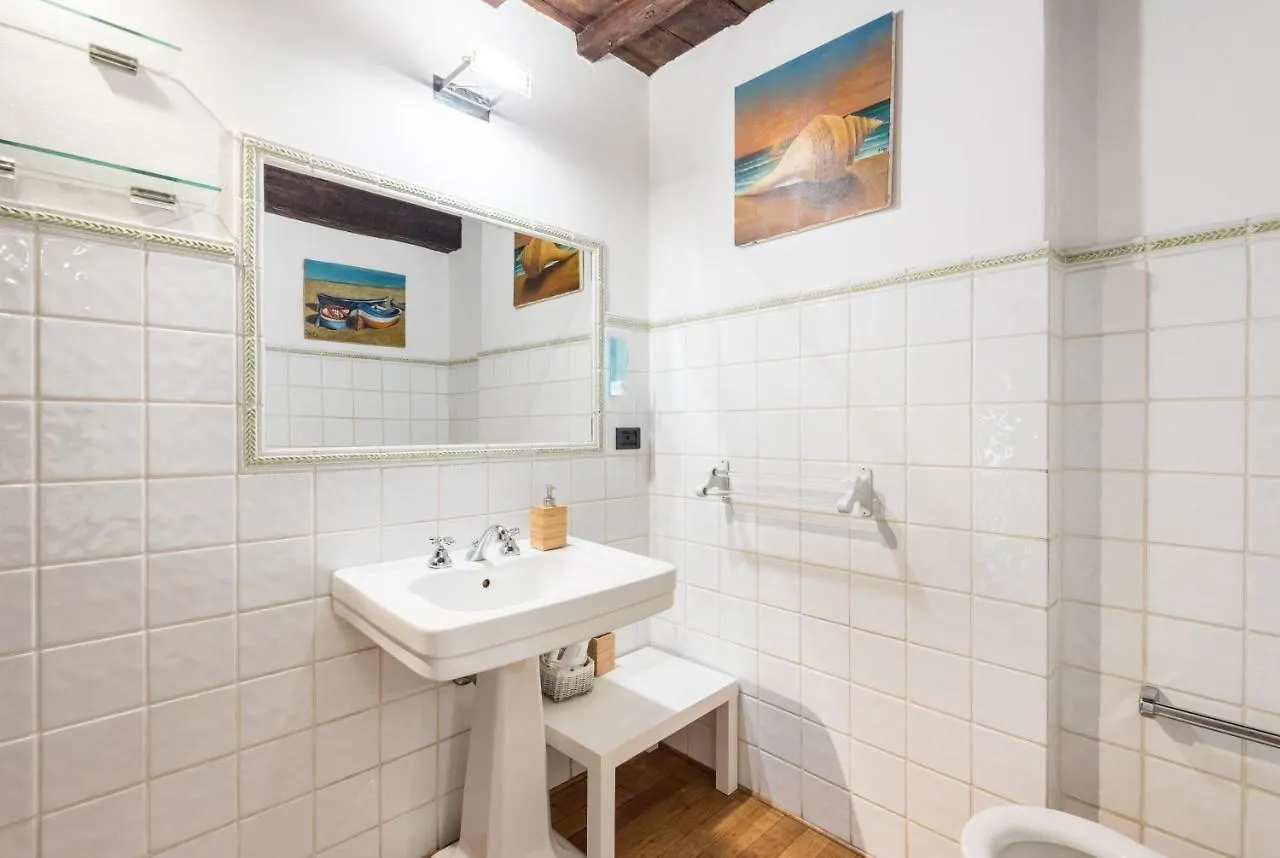 Refined Flat With Private Loggia In San Frediano Apartment Florence 0*,