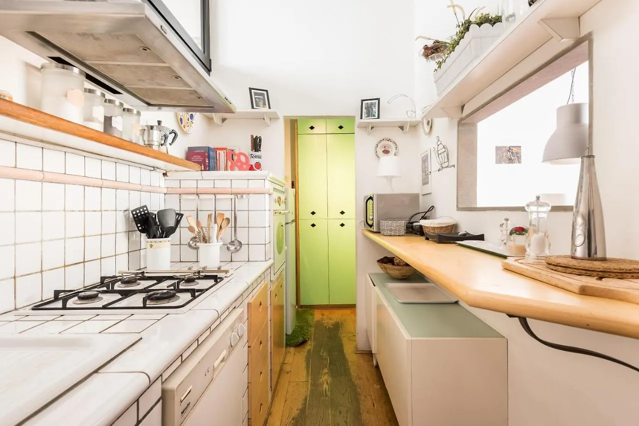 Refined Flat With Private Loggia In San Frediano Apartment Florence